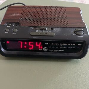 Vintage GE General Electric AM/FM Alarm Clock Radio Tested Works See Description